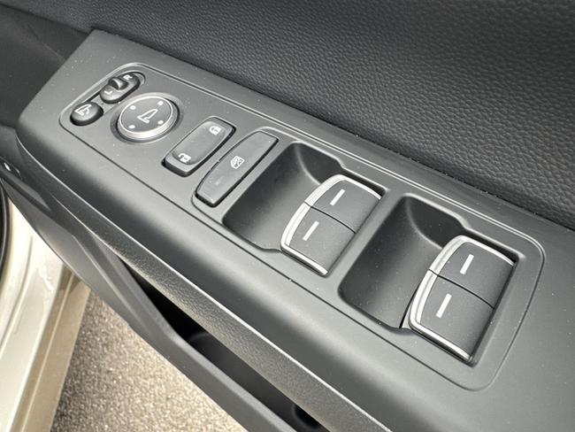Honda CR-V Photo 14e994ef-458b-45a8-aebc-a1e056aa8810.jpg