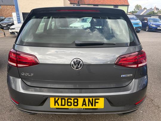 Volkswagen Golf Photo 151f3f5c-d12e-43b9-94cb-ced34fcc3711.jpg