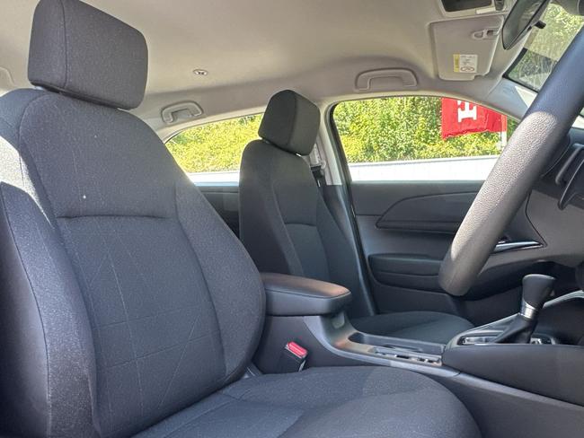 Honda HR-V Photo 1532b5b5-5700-4431-870c-8cd30d074699.jpg