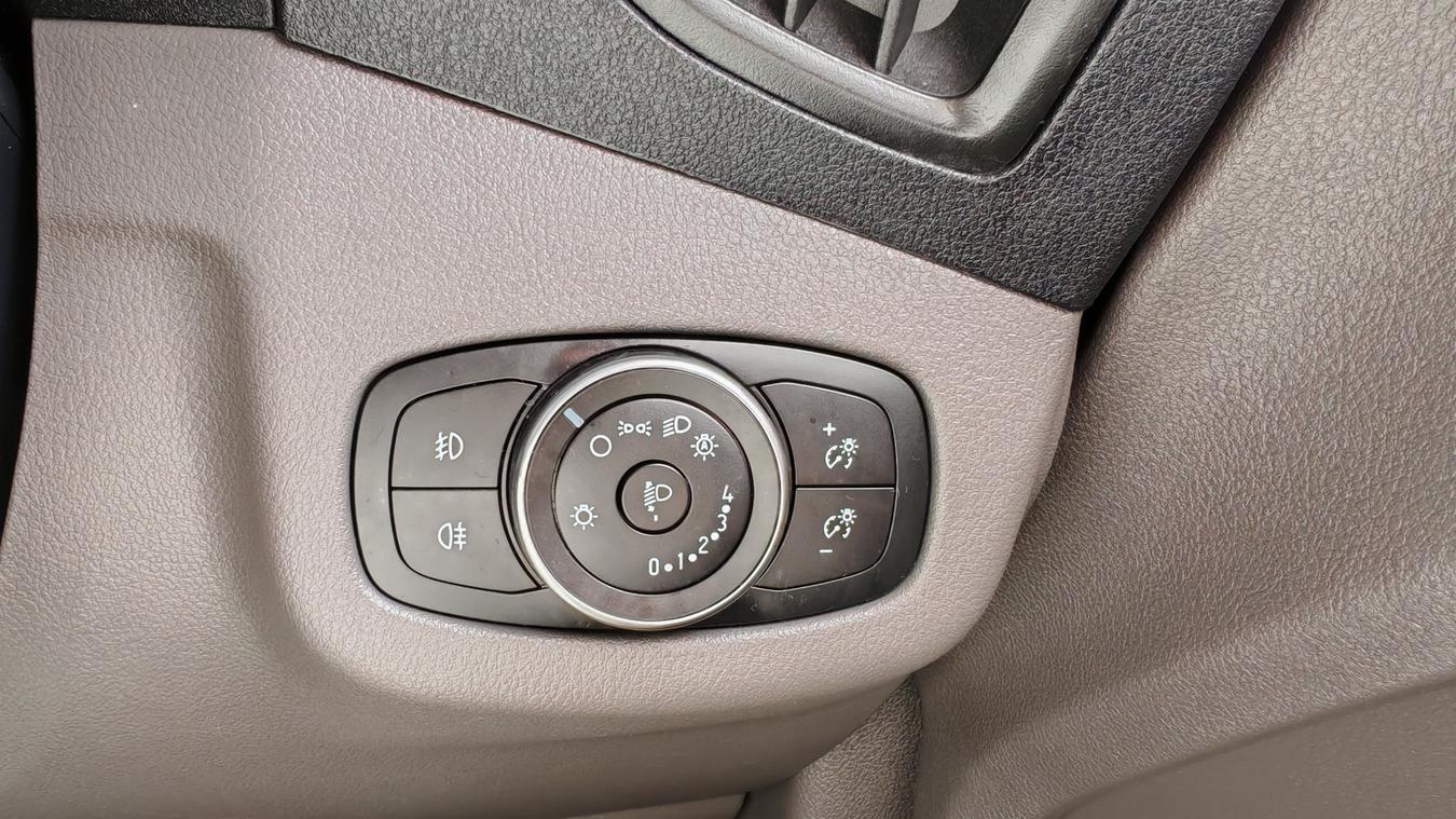 Used Ford Tourneo Connect FY20OVL 38