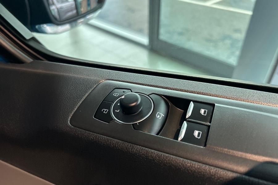 Ford TRANSIT CUSTOM Photo 154f9572-4cbf-4559-93ef-f9513f723daa.jpg