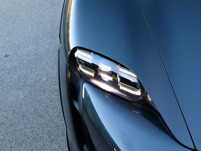 PORSCHE Taycan Photo 10