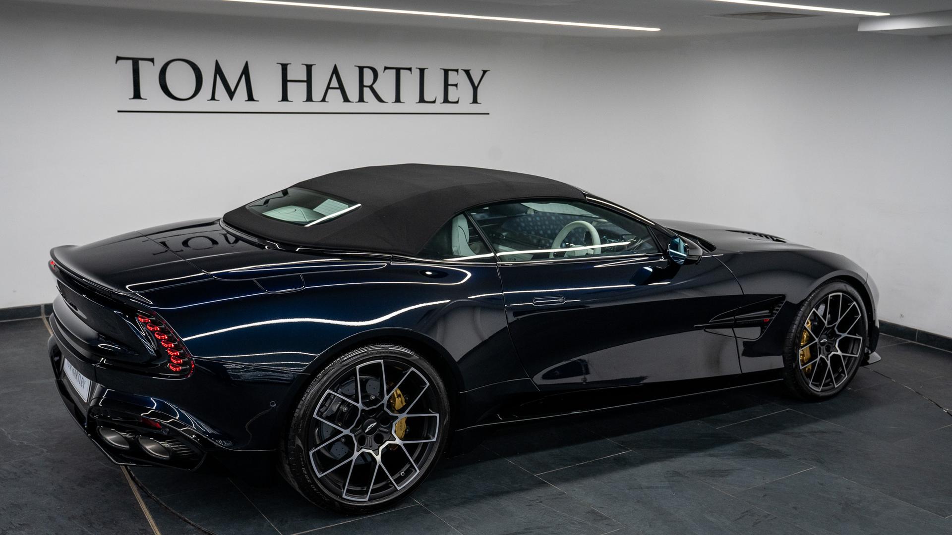 Aston Martin Vanquish Photo 15840210-db30-4102-aafd-1931770ca274.jpg