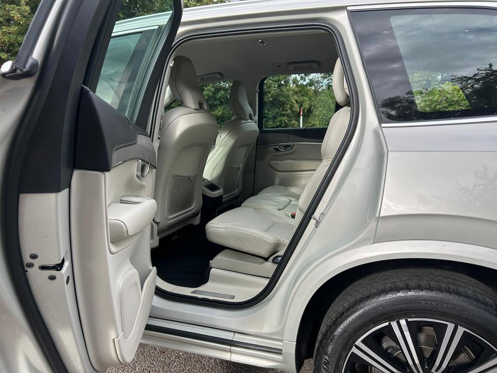 Used Volvo XC90 SD22URT 26