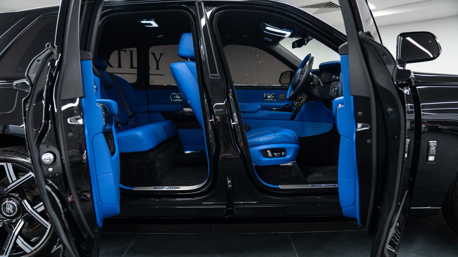 Rolls-Royce Cullinan Series II Photo 158e4a5f-48bc-4d8e-9bed-8ce0bf792d10.jpg