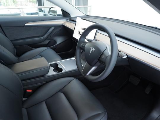 TESLA Model 3 Photo 1597a891-5ca9-410b-b563-8d24964b8c31.jpg