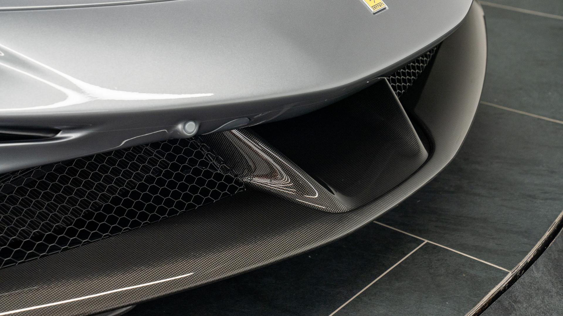 Ferrari SF90 Spider Photo 15addfd5-a472-49e6-b068-ee26584883e9.jpg