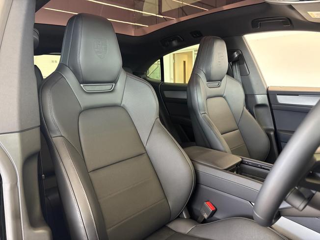Porsche Cayenne Electric Photo 24
