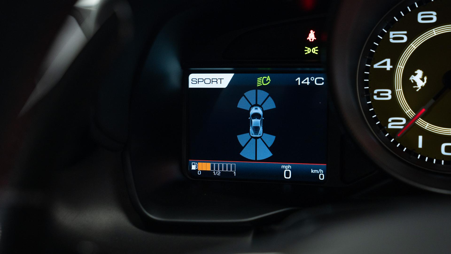 Ferrari F8 Photo 15c721ca-2b3e-4957-a3f7-e2b97edf4959.jpg