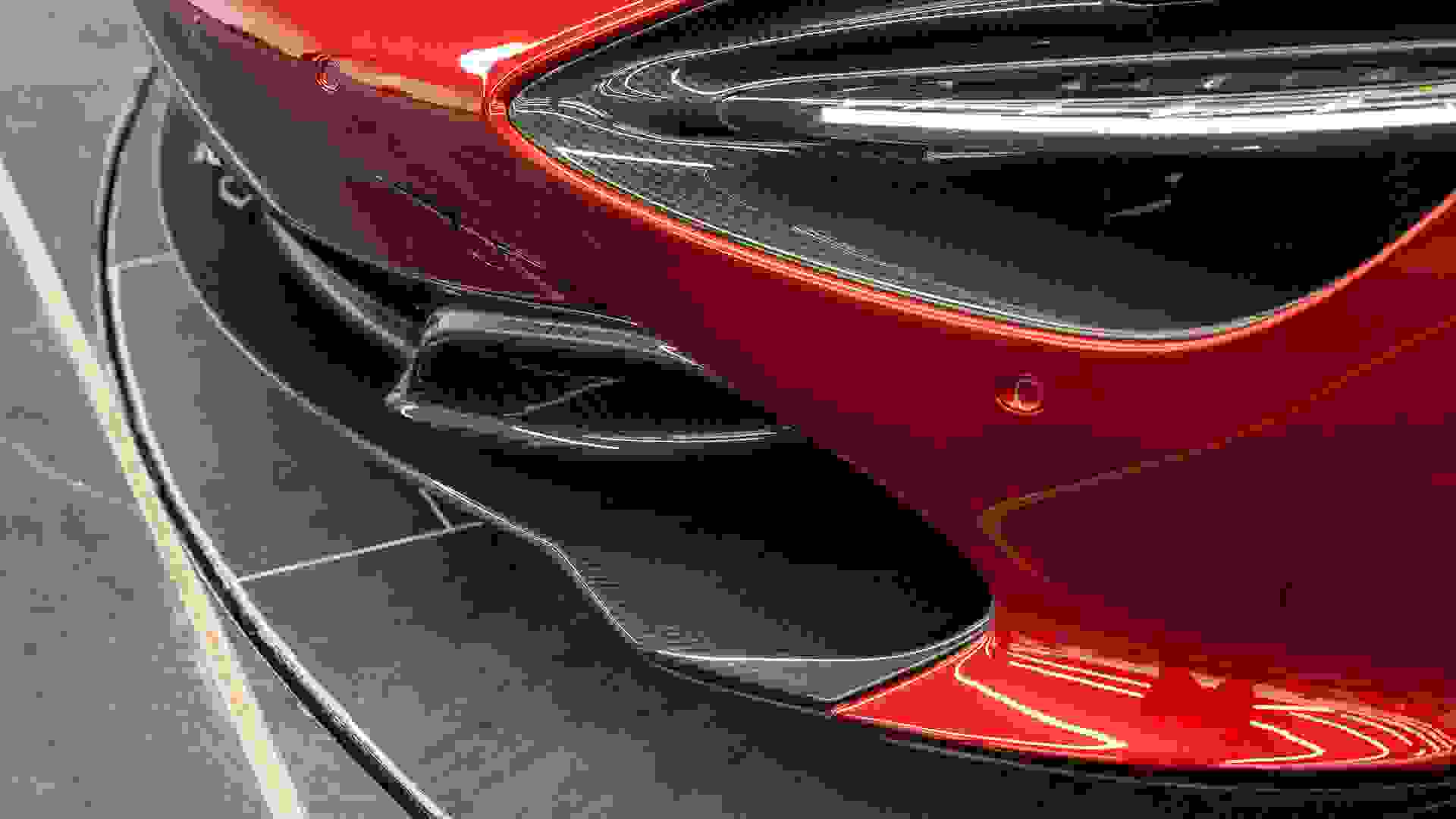 McLaren 720S Photo 15cb01dd-530b-43e3-9446-8f32061fe909.jpg
