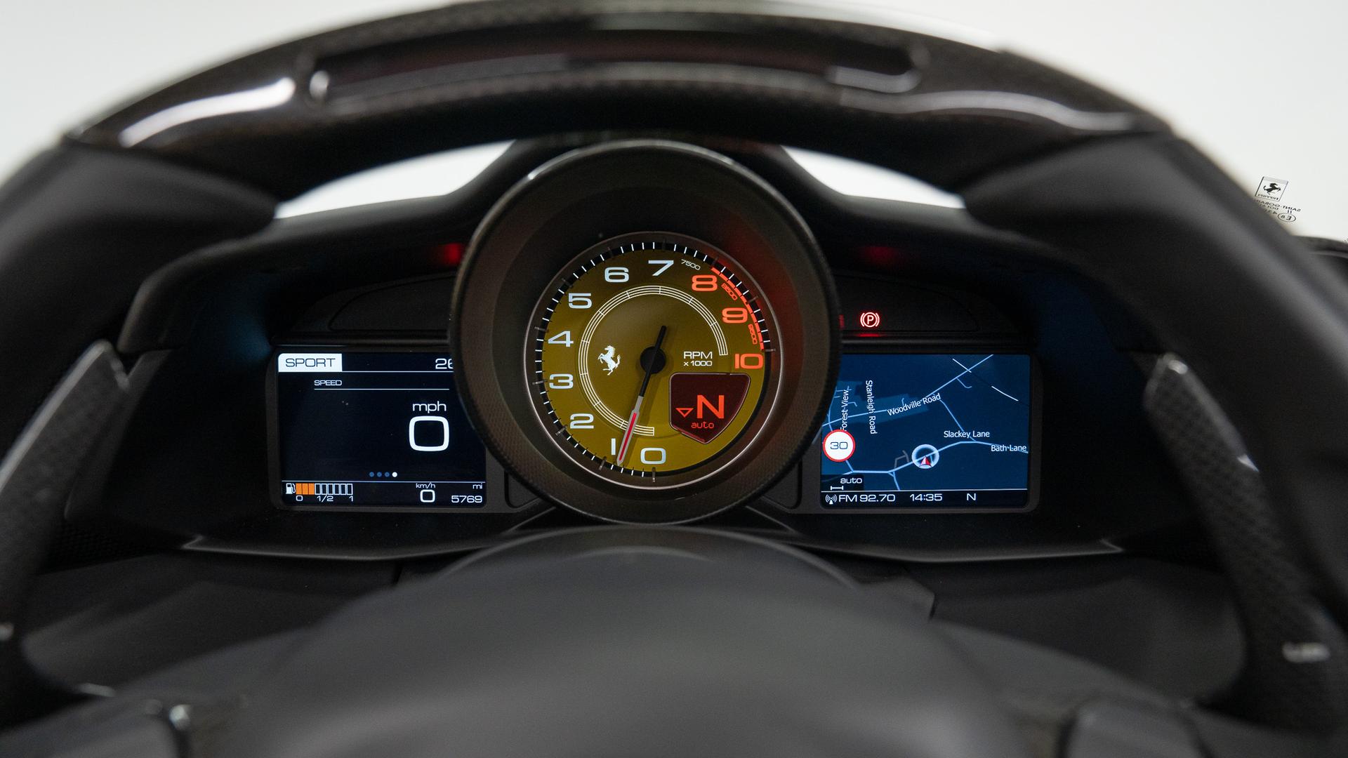 Ferrari 488 Photo 15cb366e-d22c-4afe-ab21-ea897806ab70.jpg