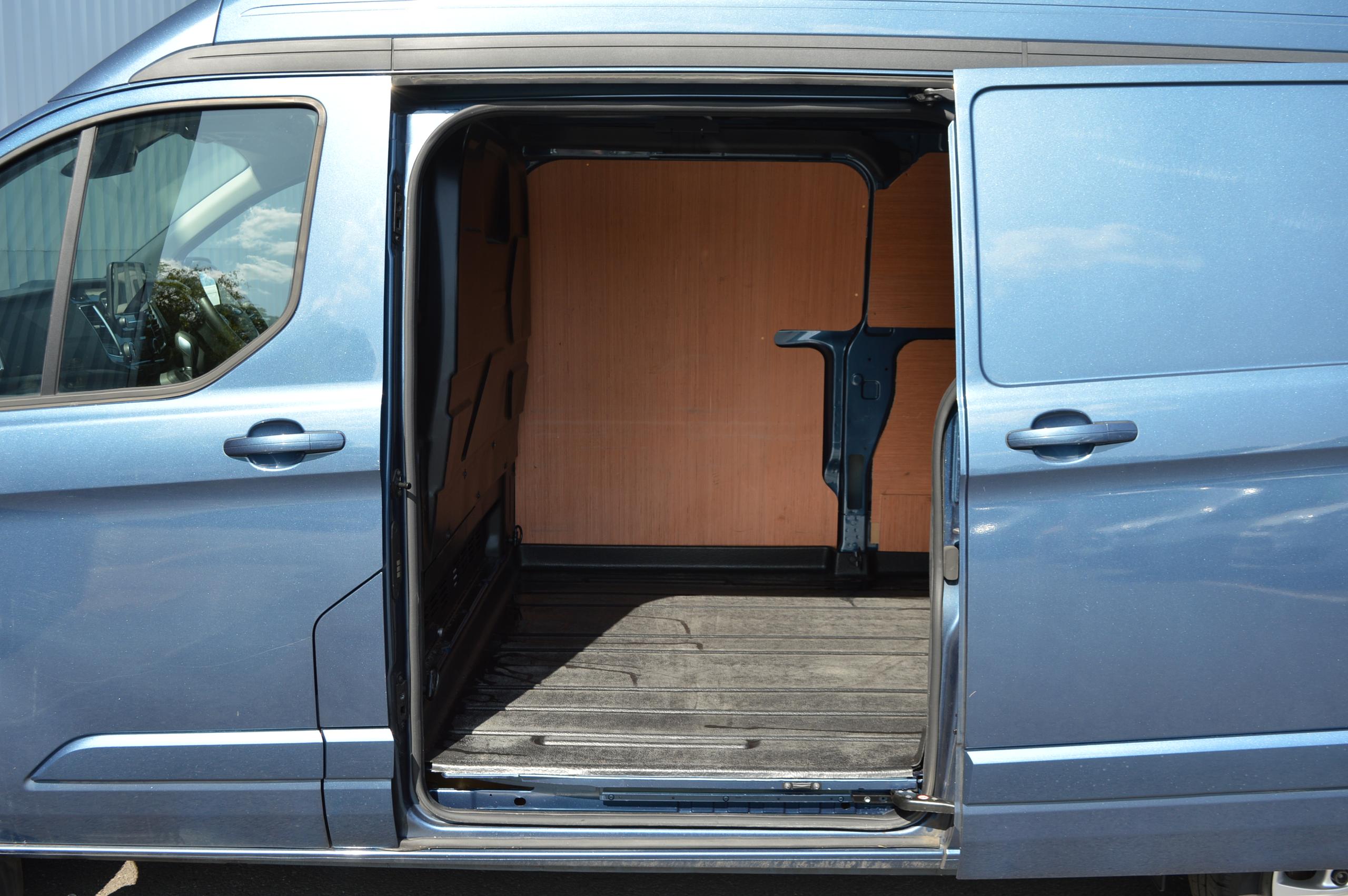 Ford TRANSIT CUSTOM Photo 15d04b8e-e4e5-46ca-ac91-598c4003caa5.jpg