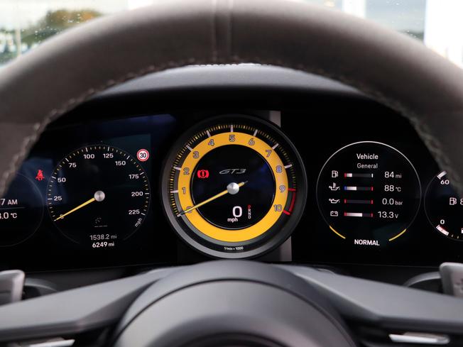 PORSCHE 911 Photo 32