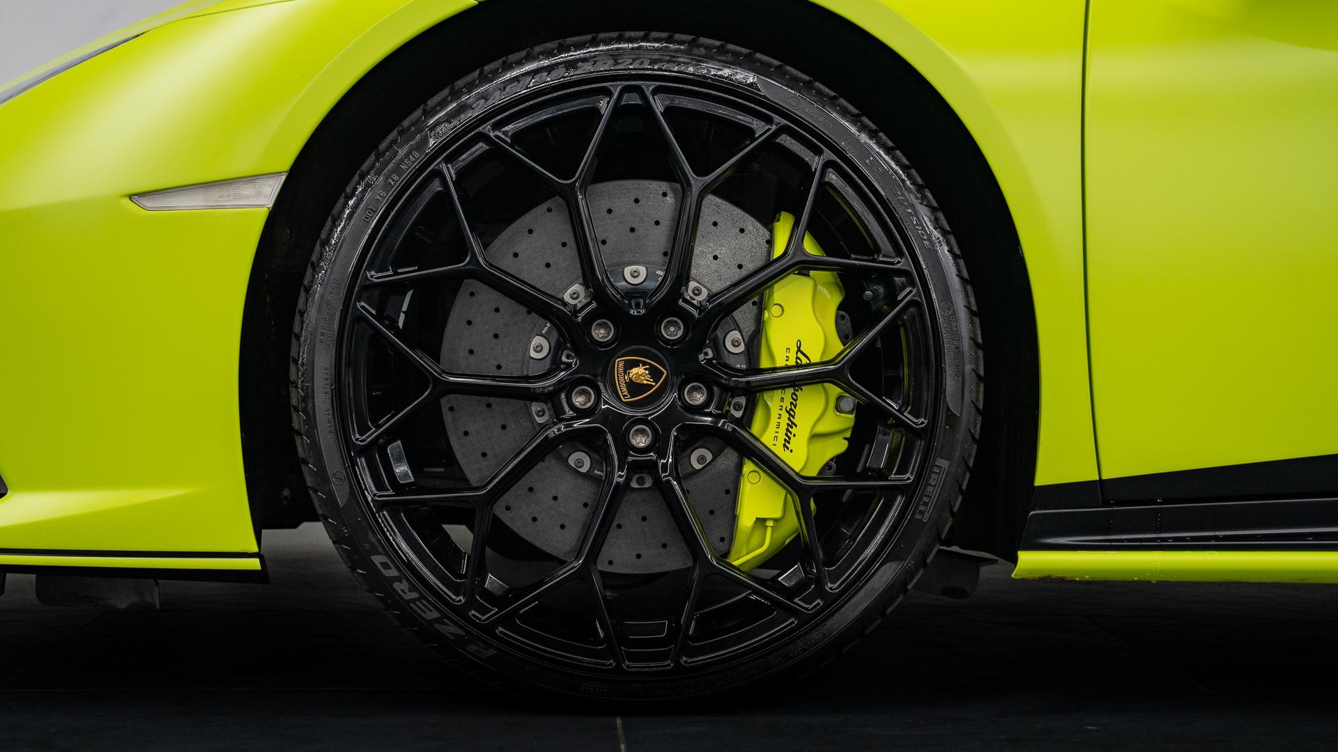 LAMBORGHINI Huracan Photo 15db9ab6-20e1-429a-bb9e-00a029b0c6ad.jpg