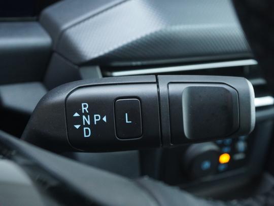 Ford E-Transit Custom Photo 15e2f9b2-82f6-41d2-8c2e-371b0dc073ae.jpg