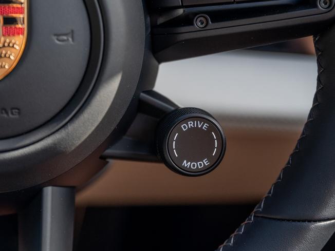 PORSCHE Taycan Photo 30
