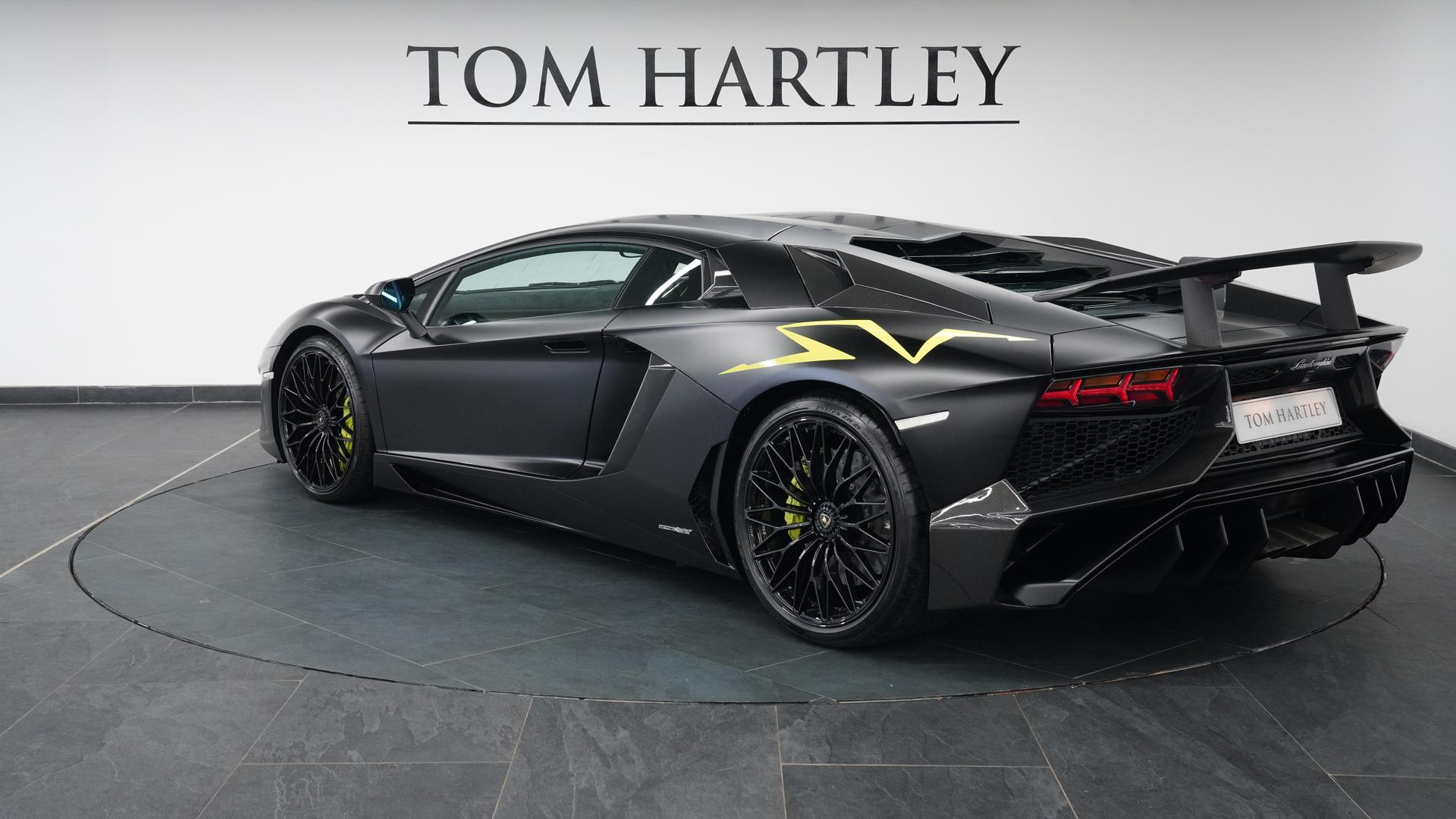 LAMBORGHINI Aventador Photo 15e851a1-de3a-4189-8d22-1773291d310b.jpg