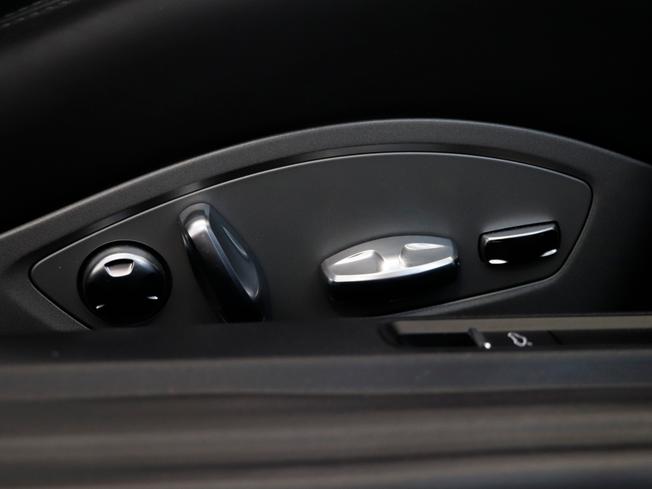 PORSCHE 718 Cayman Photo 18