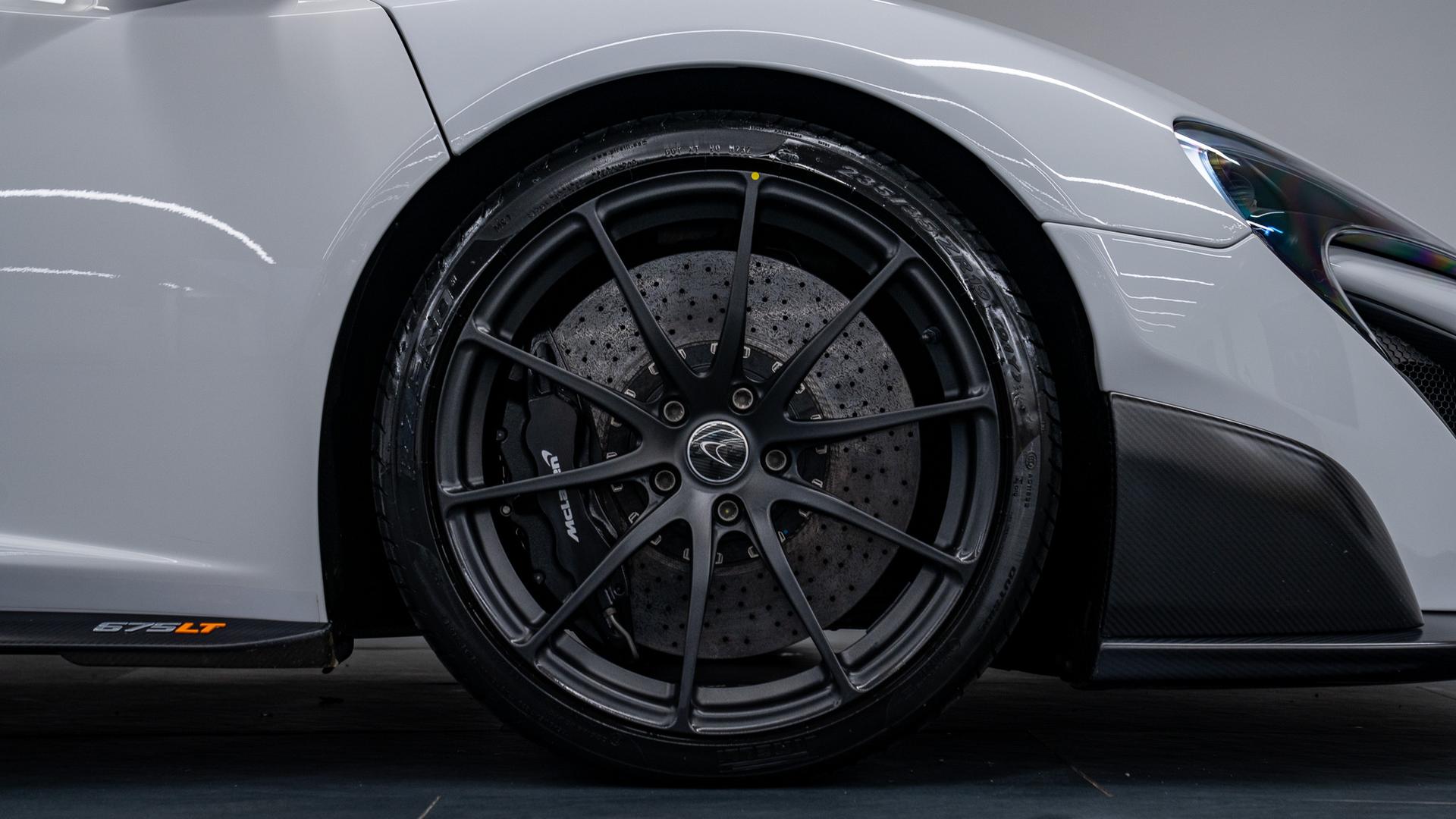 McLaren 675 LT Photo 16192218-8bf8-484d-9fcc-b5285e47f979.jpg