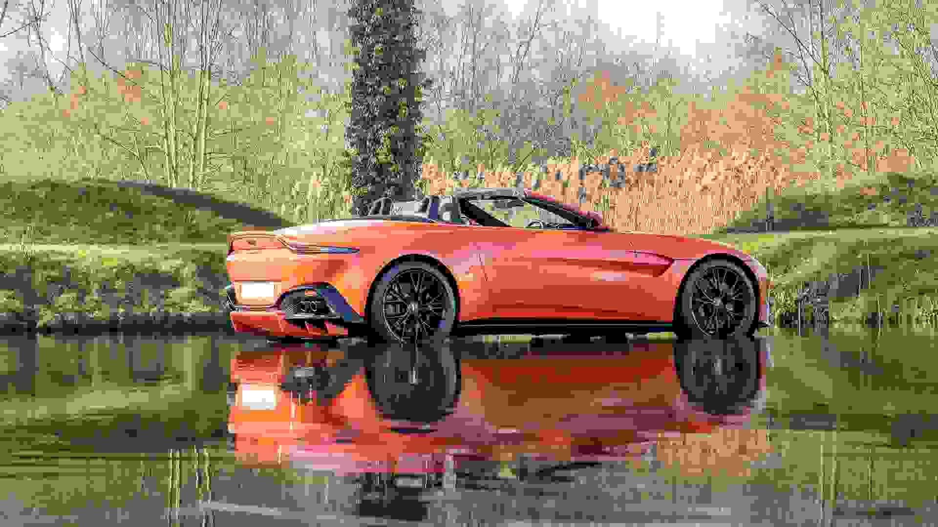 Aston Martin Vantage Photo 161a24d6-8ff3-48d5-b85f-fd72822b2254.jpg