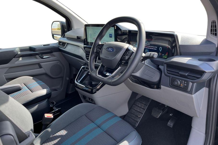 Used Ford TRANSIT CUSTOM L2DCIVSPORT1 14