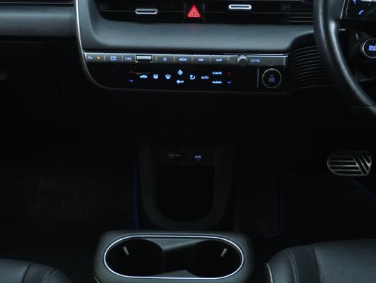 Hyundai IONIQ 5 Photo 161accf8-2a9f-4e41-b060-af6795875f3a.jpg