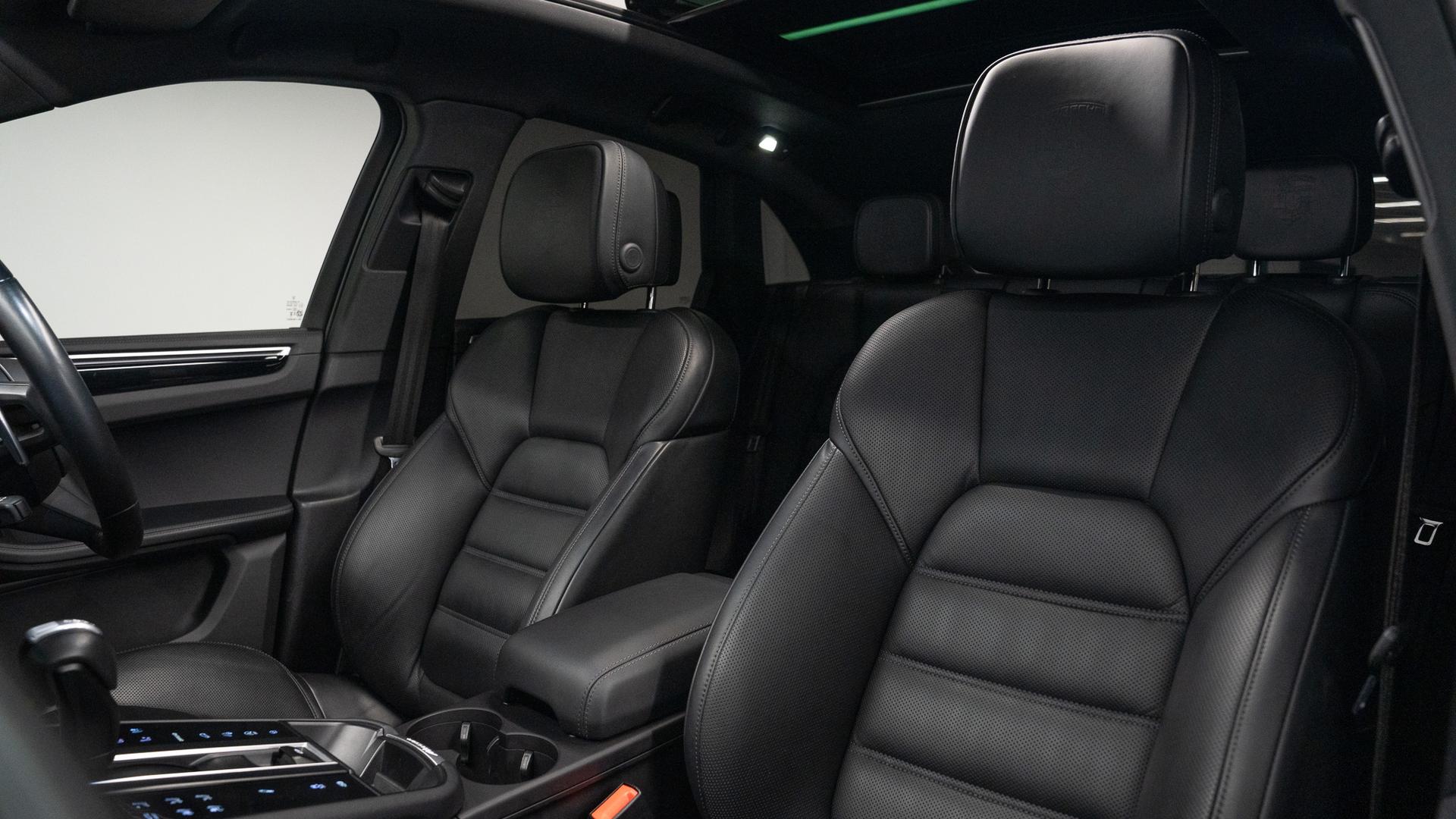 Porsche Macan Photo 1623d6b5-2cef-43ec-9be7-a83f27079c2f.jpg