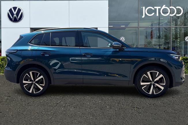 VOLKSWAGEN Tiguan Photo 4