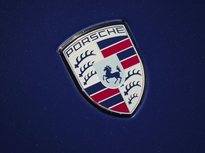 PORSCHE 911 Photo 9