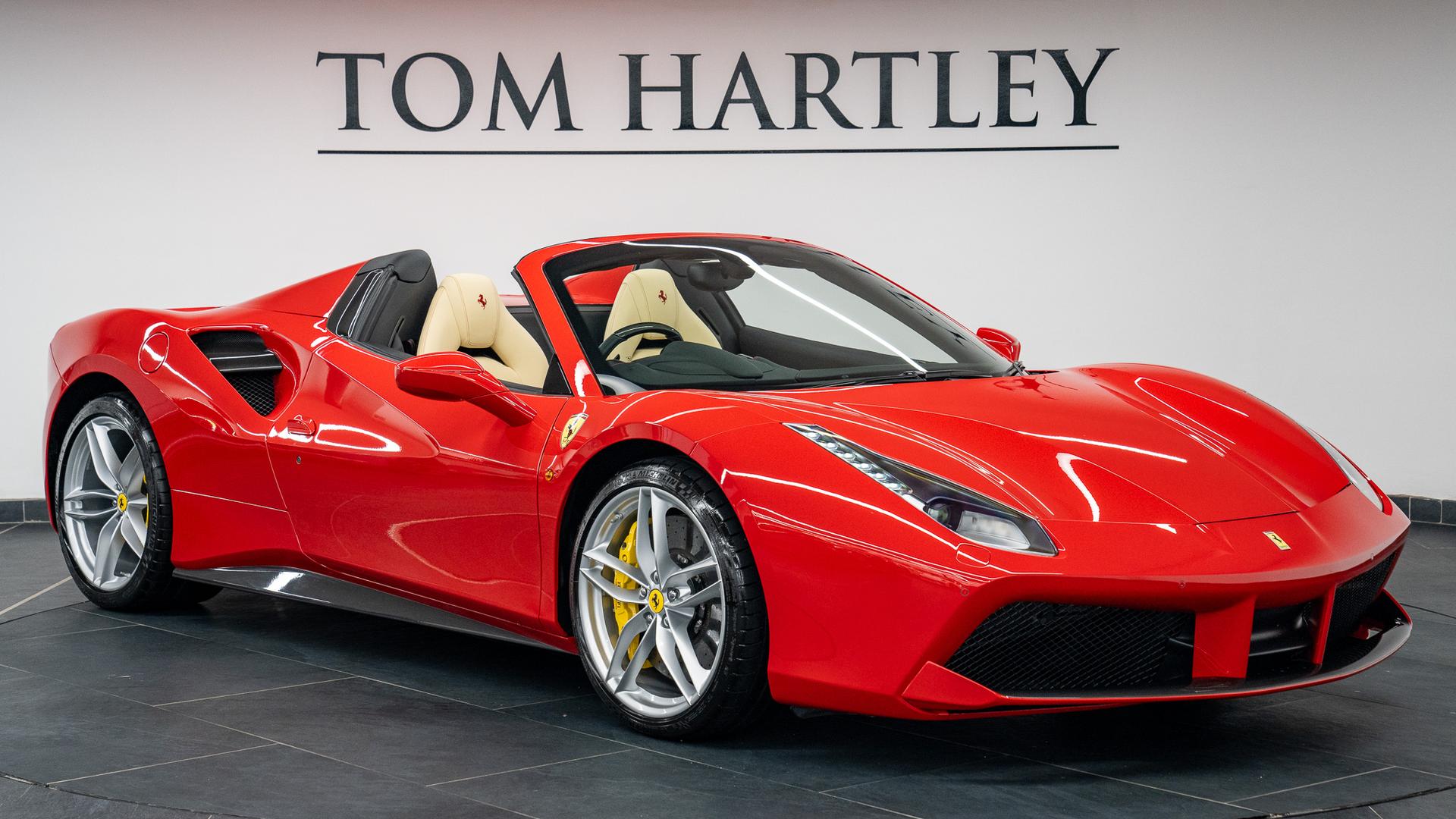 Ferrari 488 Photo 164f35a4-63d9-4e9f-acc7-14f569526236.jpg