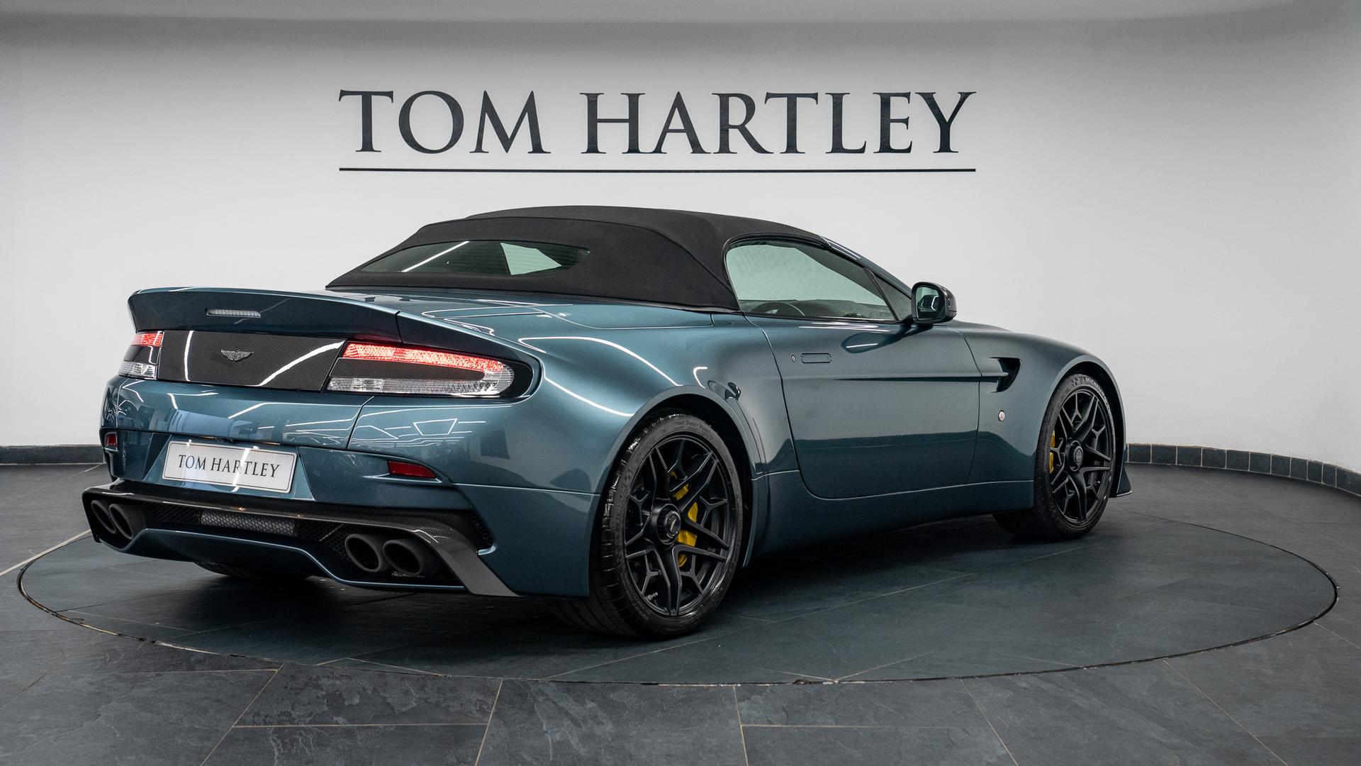 Aston Martin Vantage Photo 165234fc-e439-4038-a35c-c6df6f7b59c5.jpg