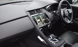 Jaguar E-PACE Photo 11