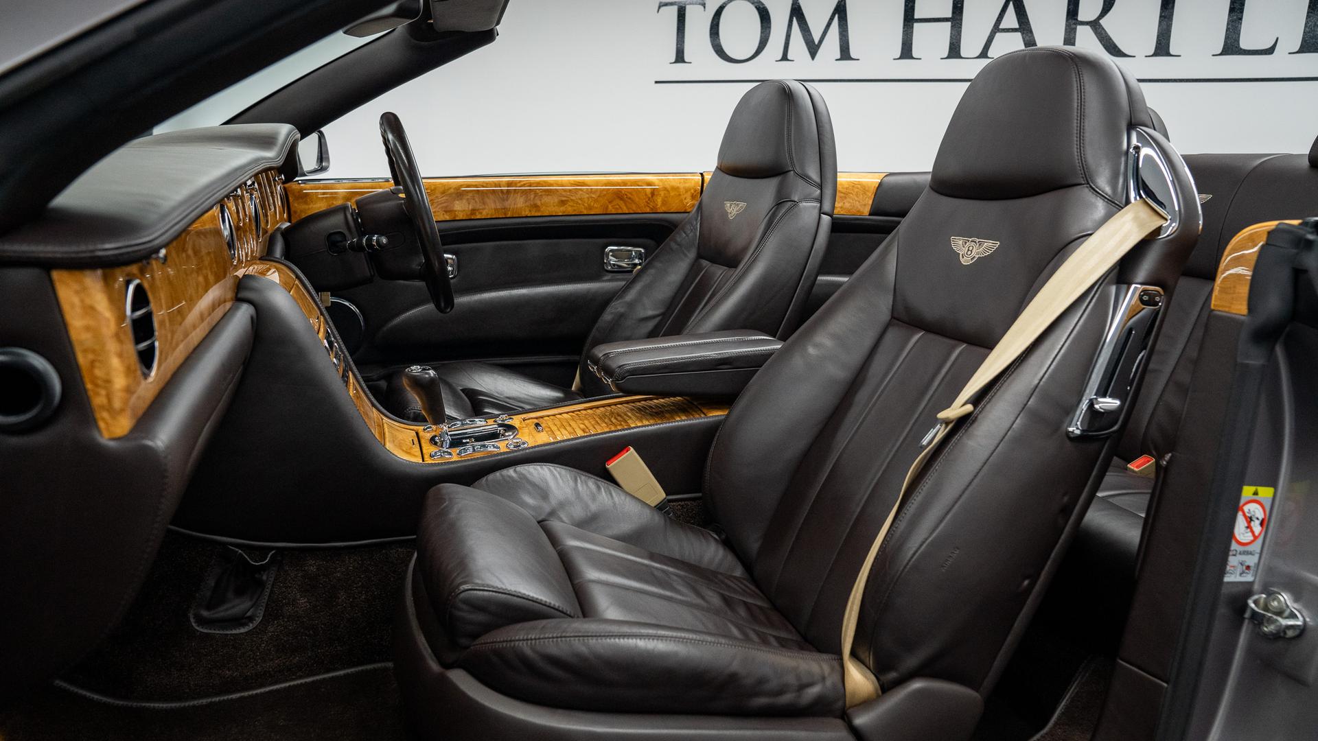 Bentley Azure Photo 16591752-0ff0-4169-9ead-2fd07acd1ae4.jpg