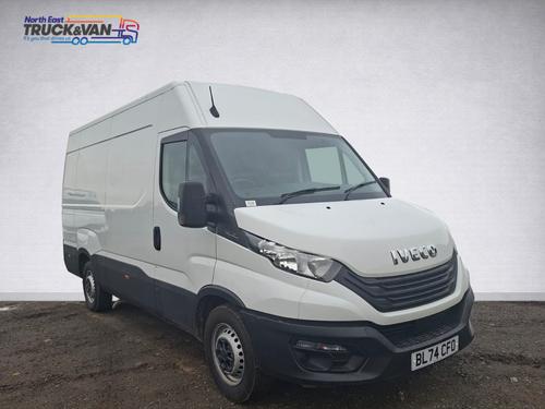 Used 2024 Iveco DAILY 35-140 MWB H/R [BL74CFO] WHITE at North East Truck & Van