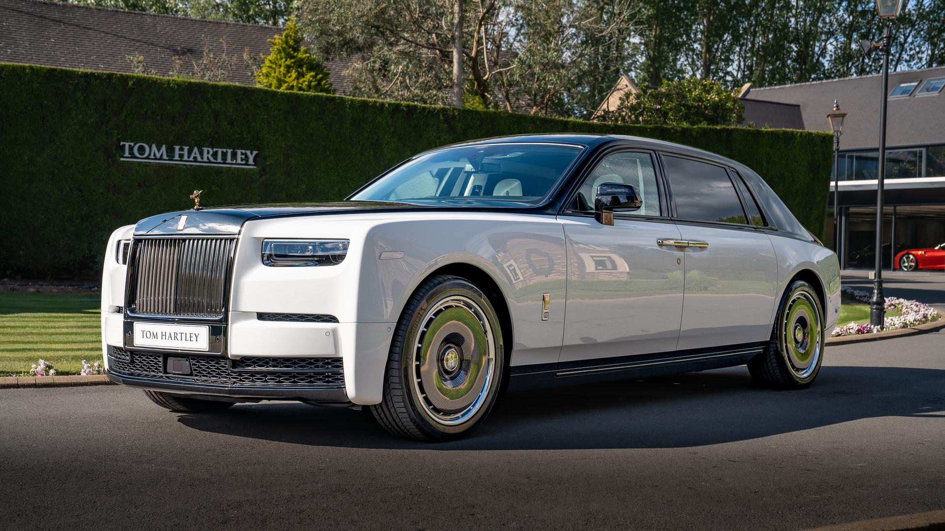 Rolls-Royce Phantom EWB Photo 166ed8d7-a4f8-4411-a57a-ec8381bb0181.jpg