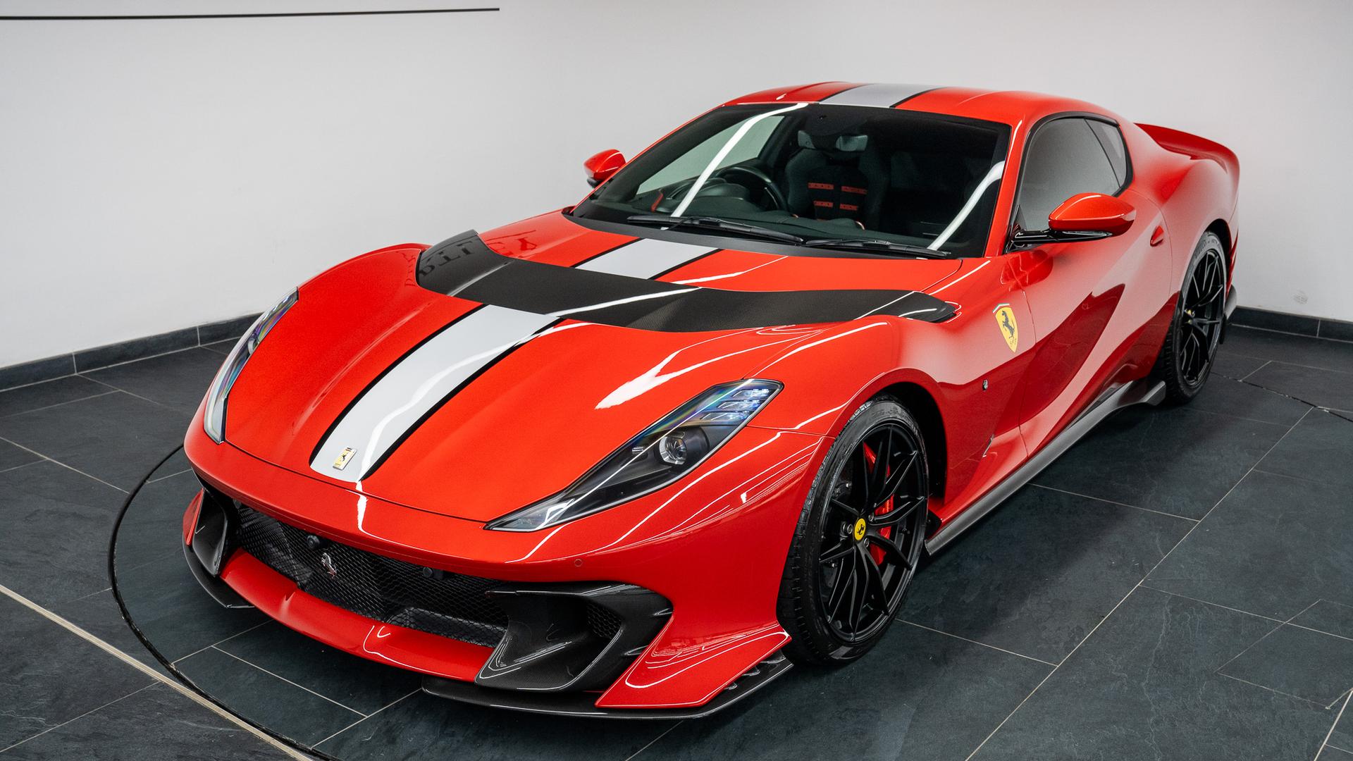 Ferrari 812 Photo 1672a549-daae-4b6d-933c-2c8e73e0cd76.jpg