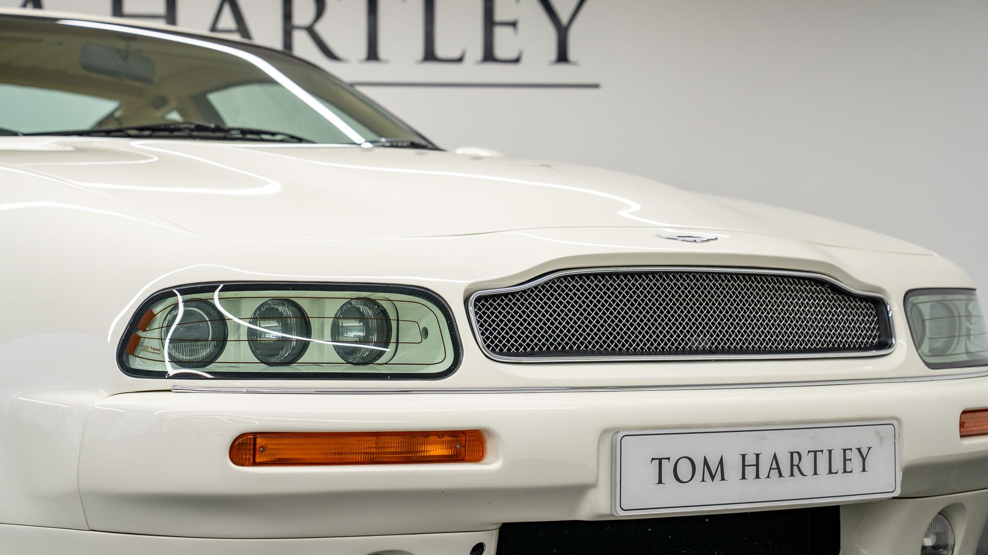 Aston Martin V8 Photo 1688be35-dfce-4c7c-a709-9e3bfcb1cd76.jpg