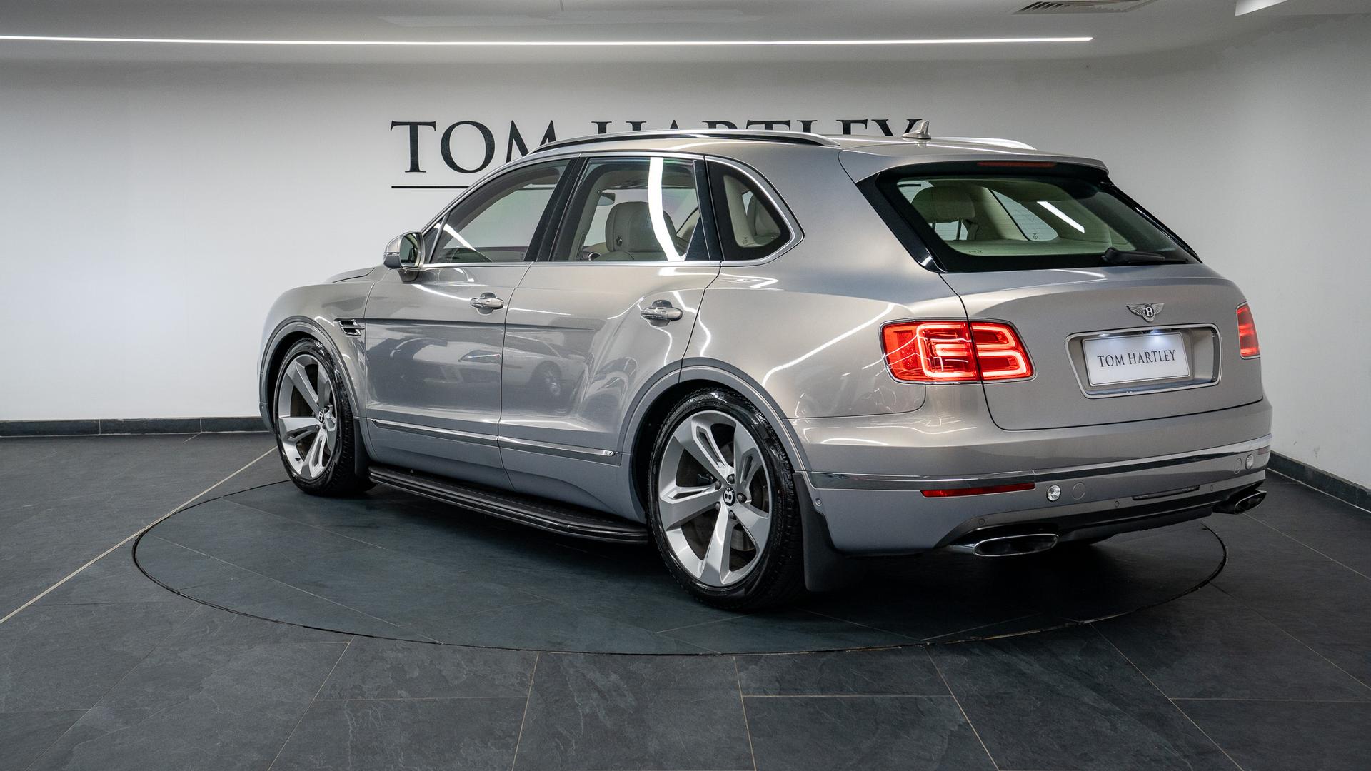 Bentley Bentayga Photo 168c1c27-54a4-4971-affe-a1e2239a0368.jpg
