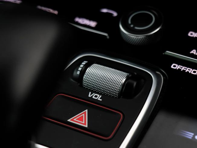 PORSCHE Cayenne Photo 26