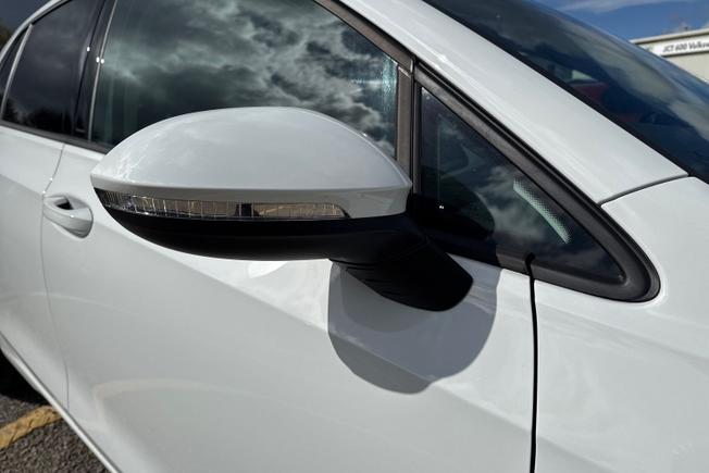 Volkswagen Golf Photo 28
