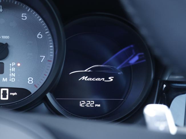 PORSCHE Macan Photo 16