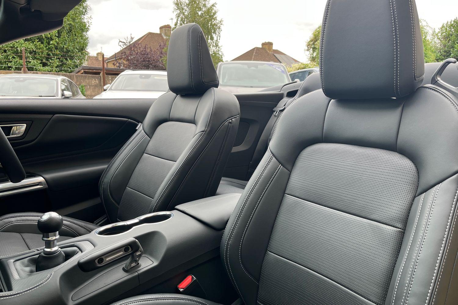 Ford MUSTANG Photo 18