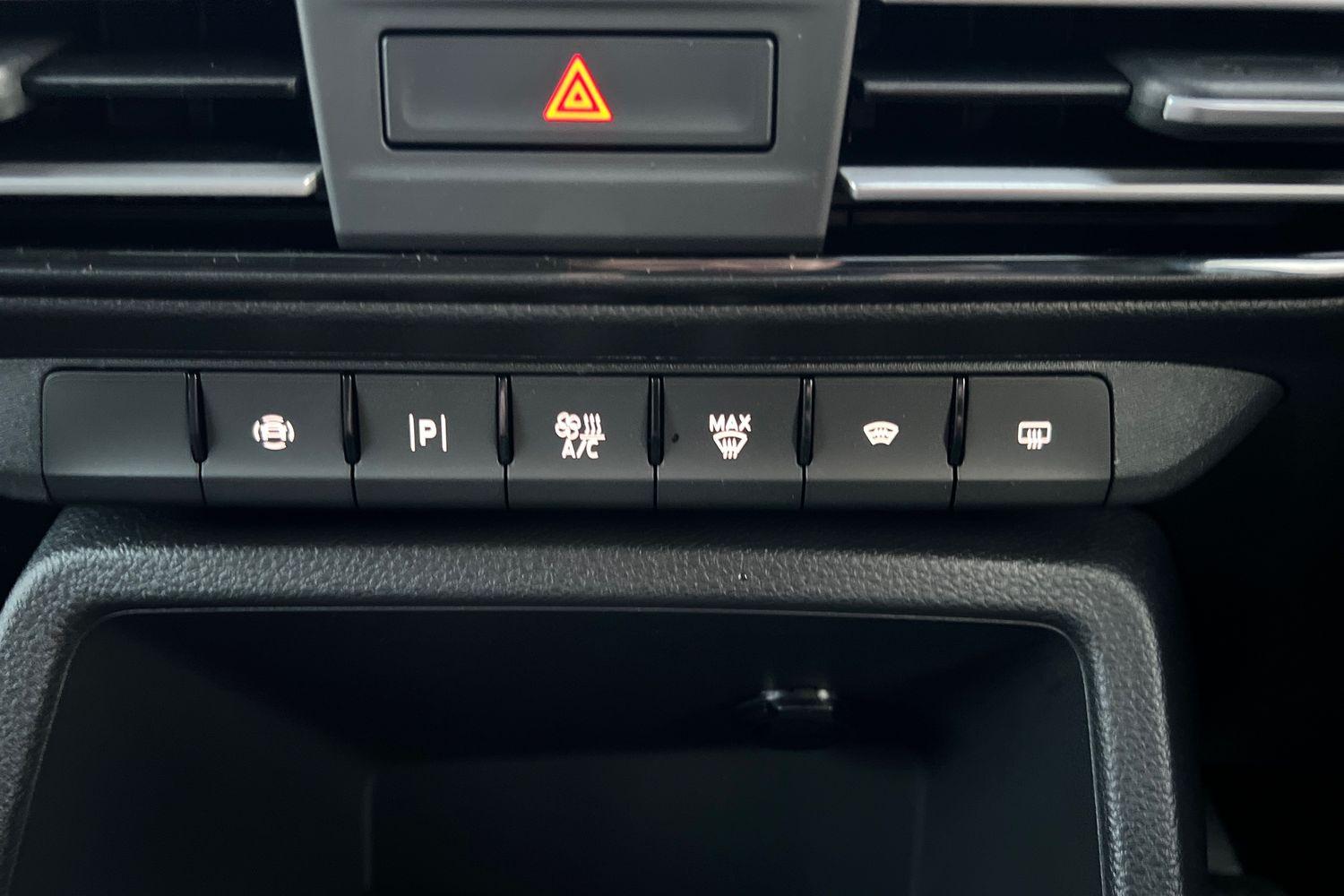 Ford TRANSIT CONNECT Photo 31