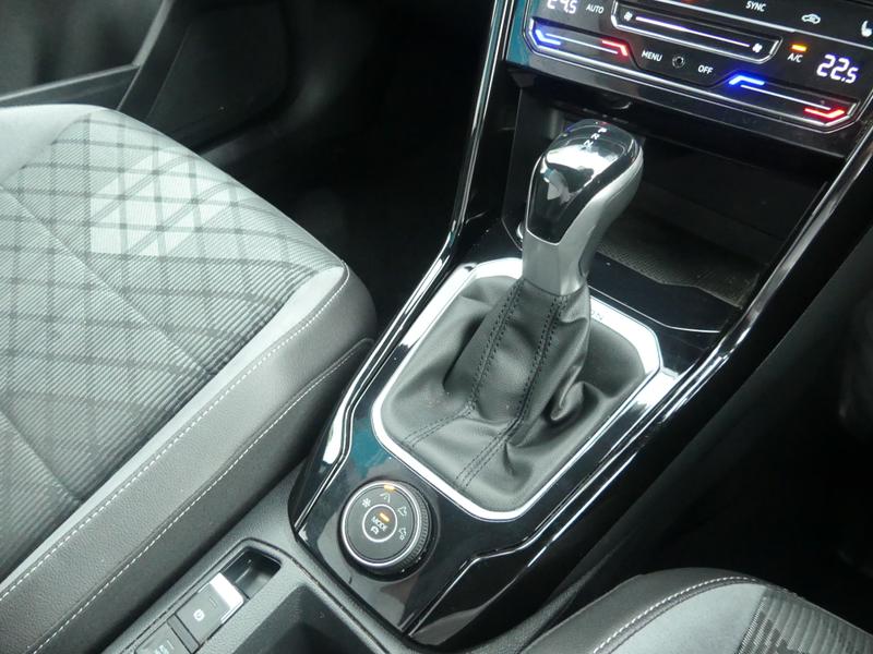 Volkswagen T-Roc Photo 16e2f869-5f6d-4b89-8657-c17f1c9c9bce.jpg