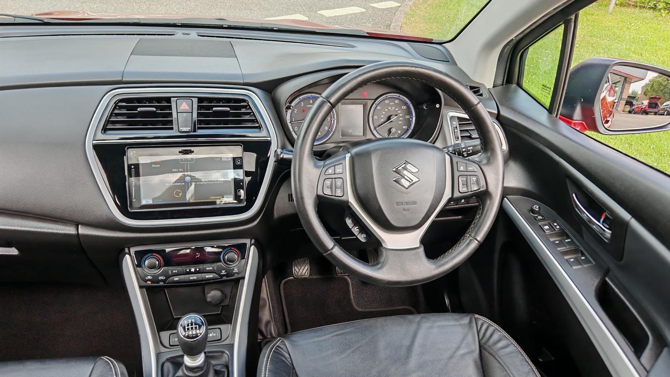 Used Suzuki SX4 S-Cross KL19KWX 28