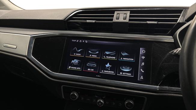 Audi Q3 Photo 8
