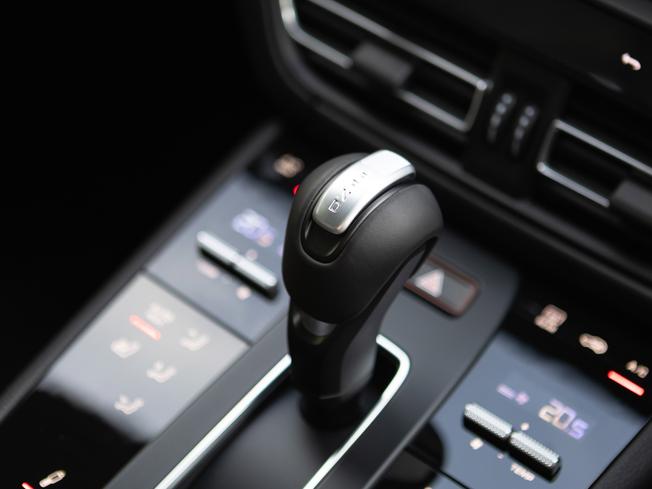 PORSCHE Macan Photo 25