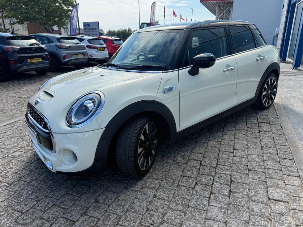 MINI Hatch Photo 174e0093-f226-4d8c-9480-4806de8c7906.jpeg