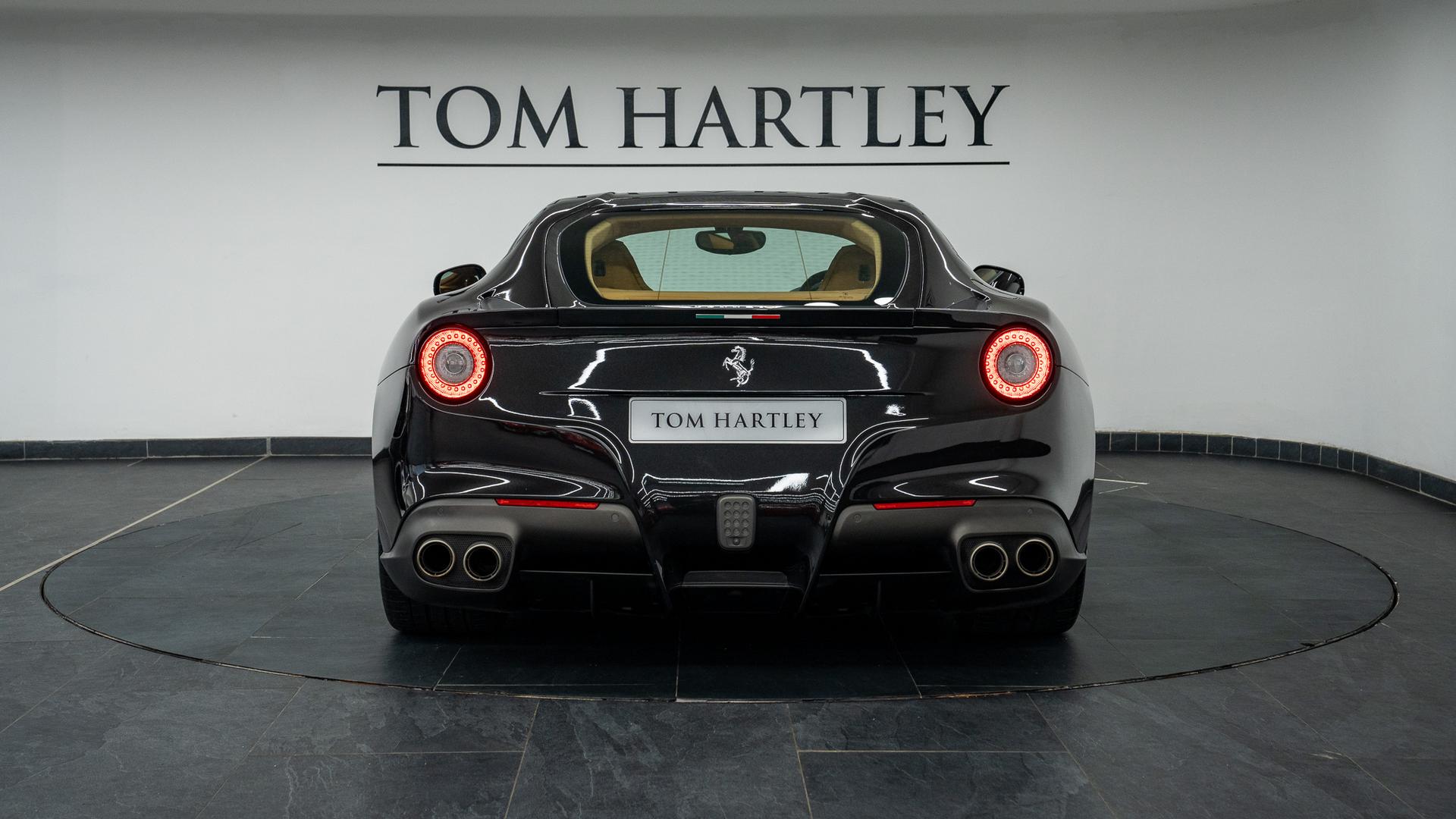 Ferrari F12 Photo 174f44f9-d5df-4a6f-aa5e-aeab94b0ca74.jpg