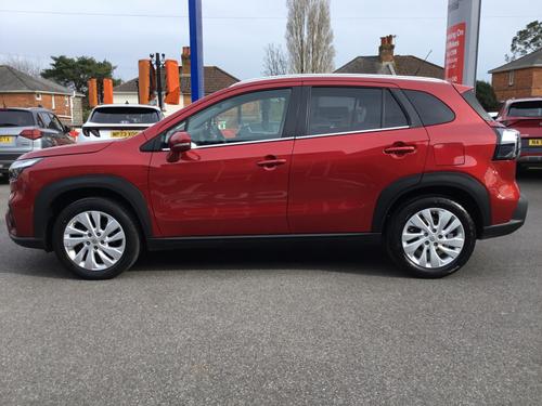 Suzuki S-Cross Photo 17612ef3-de2a-4129-92ab-f116826dde5b.jpg